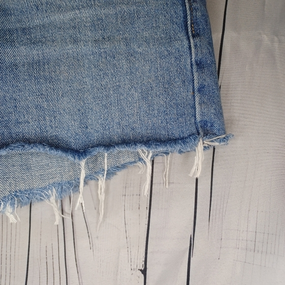 Lucky Brand Medium Wash Exposed Button Fly Lucky Brand Cutoff Shorts 2/26 - Picture 6 of 12